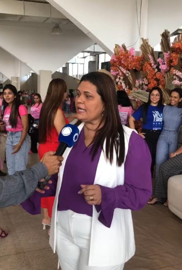 Na imagem, a Diretora da Casa da Mulher Maranhense em Imperatriz, Gabriela Bonfim, em entrevista à TV Nativa